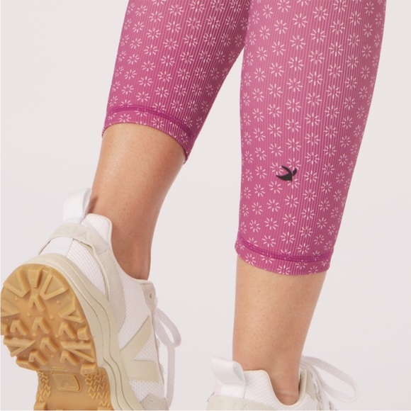 Glyder Sultry 7/8 Leggings in Rouge/Peony Sunburst SZ S NWOT - Picture 2 of 6